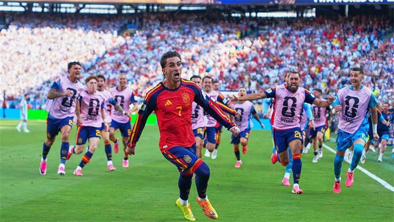 Spaniens WM-Helden: Titel-Party als „Retter des Fußballs“ Momente des Glücks: Torres jubelt über sein Tor zum 1:0.