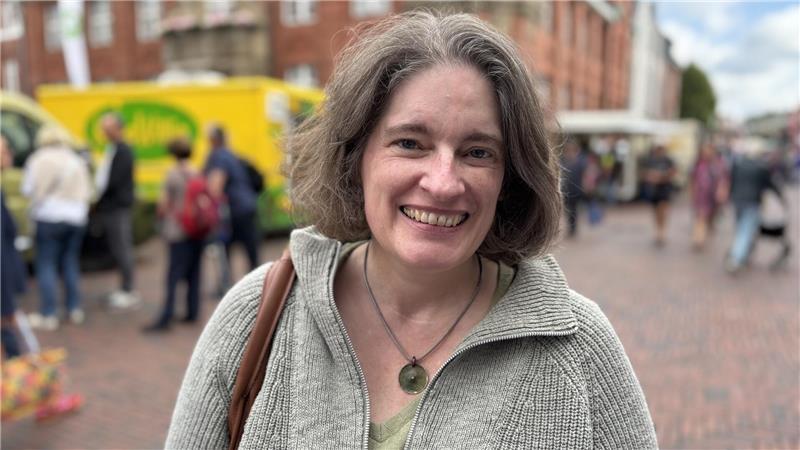Stade oder Buxtehude: Welche Stadt hat mehr Glücksorte? Mona Schlesselmann idemntifiziert sich mit ihrem Stadtteil Altkloster und ist glücklich in der St. Paulus Gemeinde.