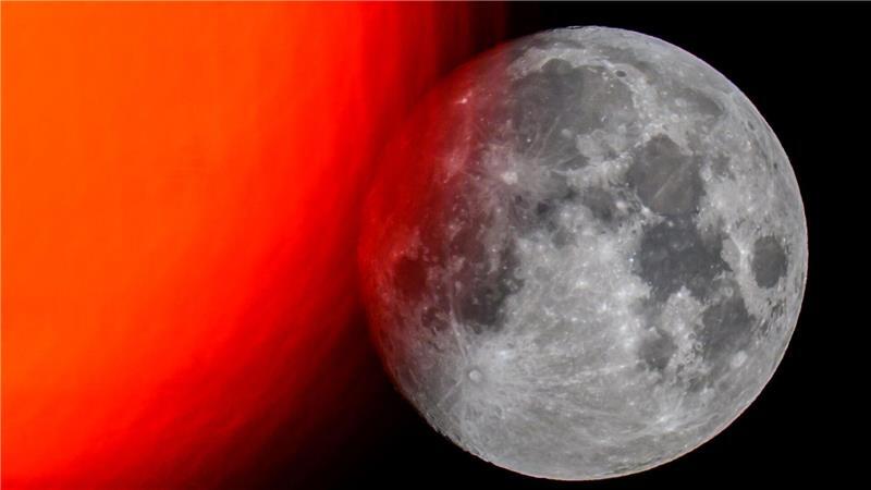 Mond am Morgenhimmel