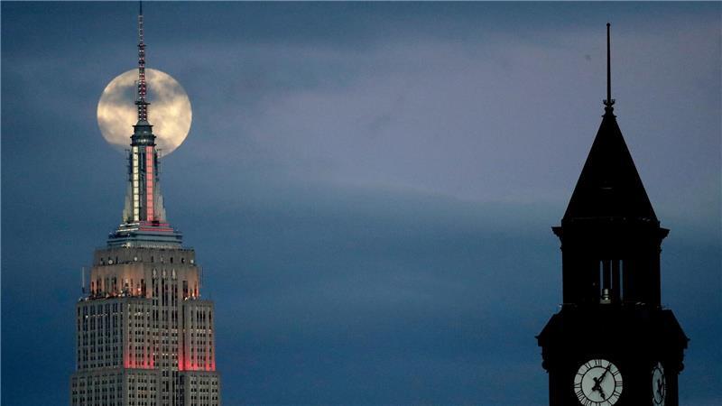 Faszination Vollmond: Was ist Fantasie und was sind Fakten? Mond und Zeit