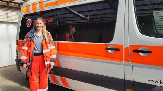 Monika Mohr ist zum achten Mal als Sanitätshelferin auf dem Deichbrand im Einsatz.