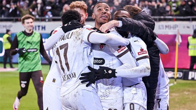 Mit Glück: St. Pauli kürt sich zum Baden-Württemberg-Meister Morgan Guilavogui hat für Sankt Pauli das zweite Tor erzielt.