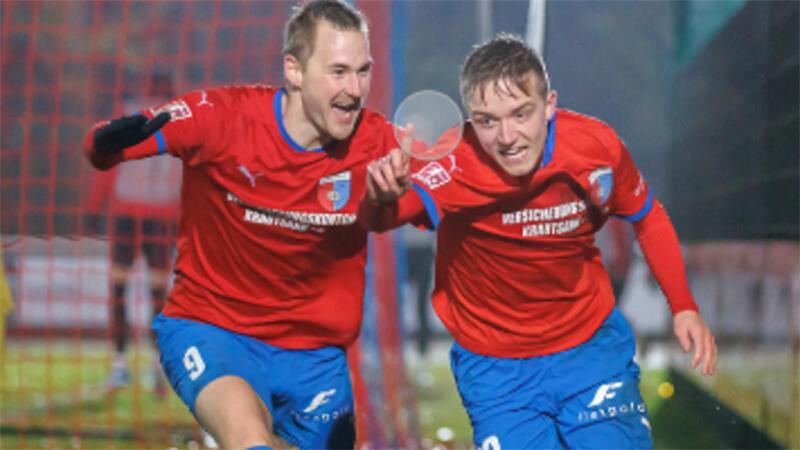 3:1-Sieg beim Aufsteiger: D/A-Stürmer bessert seine Bilanz gleich doppelt auf Moritz Göttel (links, mit Maximilian Geißen) erzielte in Spelle seine Saisontore Nummer fünf und sechs.
