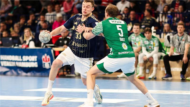 Moritz Sauter (l) und der HSV Hamburg waren in Minden zu Gast. (Archivbild)