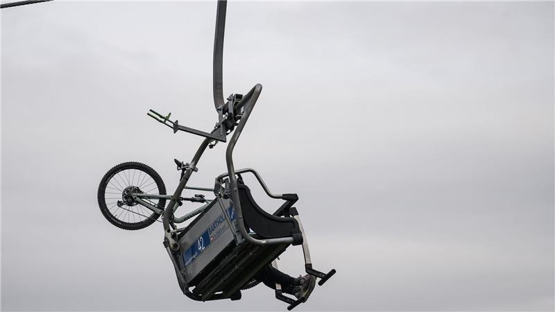 Mountainbiker im Harz können Gondeln und Skilifte nutzen. (Archivbild)