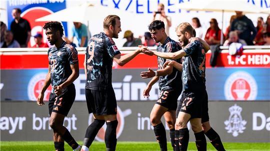 Münchner Torschützen: Harry Kane (2.v.l.) und Konrad Laimer (r.).