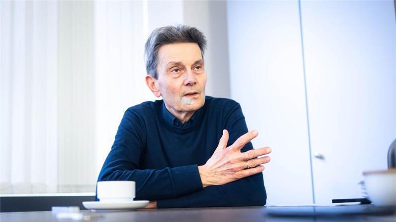 Merkel contra Merz bei Migrations-Wahlkampf Mützenich ruft Merz auf, den Antrag nicht einzubringen. (Archivbild)