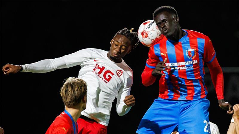 „Jetzt kommt unsere Zeit“: Eine Kampfansage von D/A-Präsident Gooßen Muhammad Dahaba (rechts) setzt den Schlussakkord ans Ende eines spektakulären Spiels