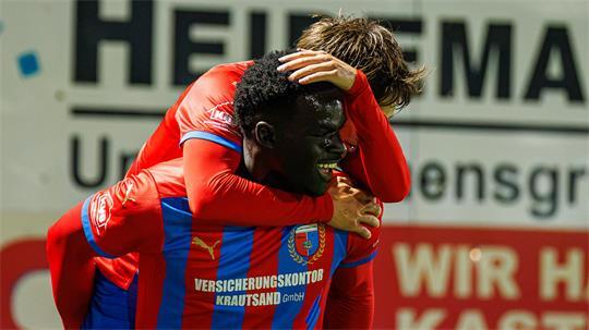 Muhammad Dahaba schießt gegen den Eimsbütteler TV sein erstes Tor für D/A.
