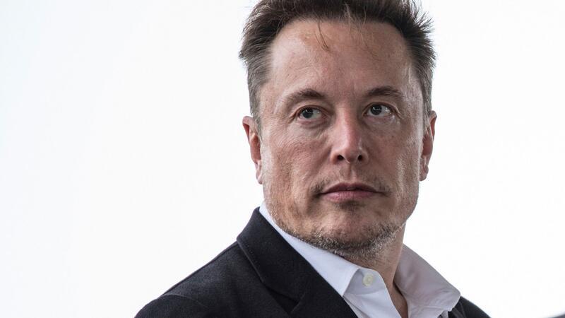 Ein Jahr nach Twitter-Übernahme: X mit starkem Wertverlust Multimilliardär Elon Musk versucht verstärkt, die Werbe-Lücke mit Abo-Einnahmen aufzufüllen.