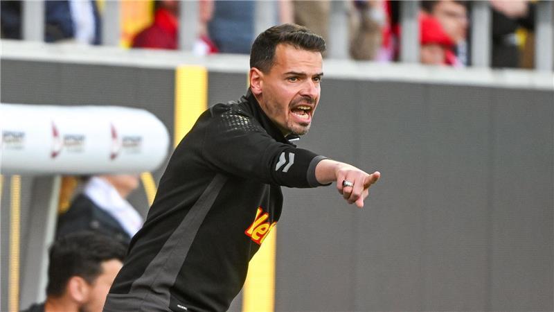 Munier Raychouni wird Drittligist Jahn Regensburg vorerst als Interimstrainer betreuen. (Archivbild)