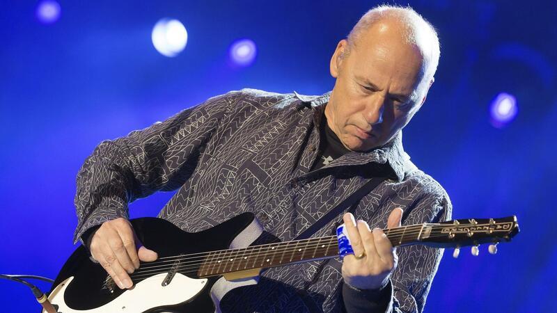Mark Knopflers Gitarren unterm Hammer Musiker und Gitarrist Mark Knopfler: Dank seines Erfolges konnte er sich eine große Gitarren-Sammlung zulegen.