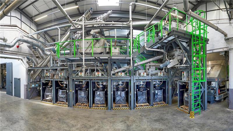 Tesla-Mitgründer kauft Bremerhavener Recycling-Werk: Das sind seine Pläne Musk-Mitstreiter JB Straubel fasst nun mit seinem Unternehmen in Deutschland Fuß. Foto: Redux
