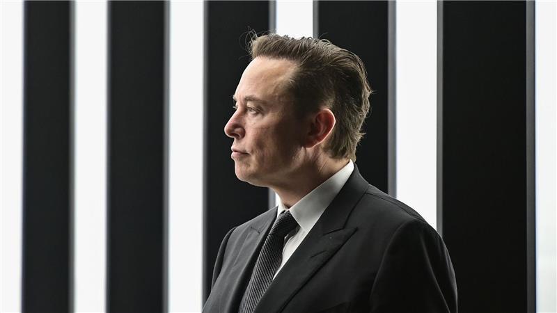 Musk könnte Aktien im Wert von einer Billion Dollar bekommen - wenn Tesla in zehn Jahren ambitionierte Ziele erfüllt. (Archivbild)