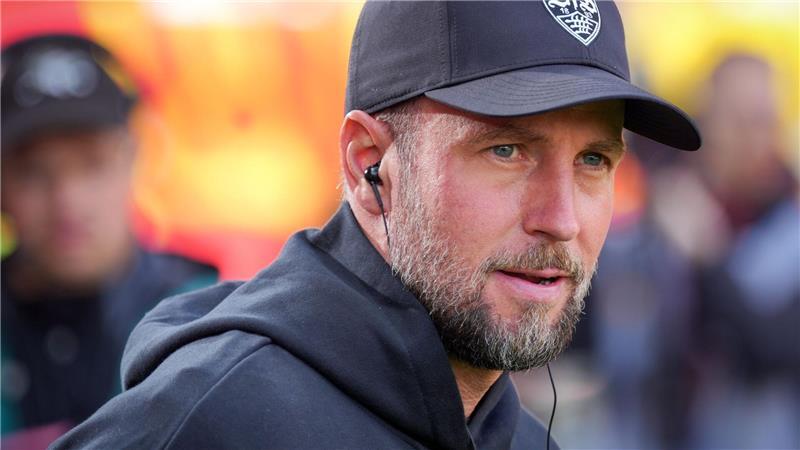 „Herber Verlust“: Der Woltemade-Wechsel und die Folgen Muss den sportlichen Verlust auffangen: VfB-Coach Hoeneß. (Archivbild)