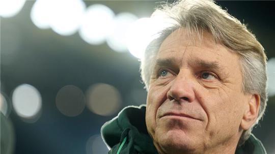 Muss derzeit viel erklären: Werders Cheftrainer Horst Steffen.