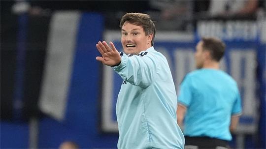 Muss derzeit viele verletzte Spieler ersetzen: HSV-Trainer Merlin Polzin.