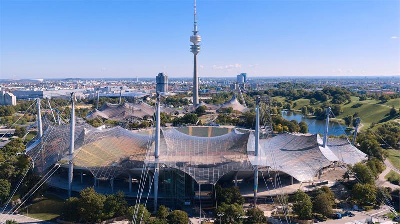 Jetzt in die Achterbahn: Wie München Olympia holen will Muss schnell saniert werden: Das denkmalgeschützte Olympiastadion.