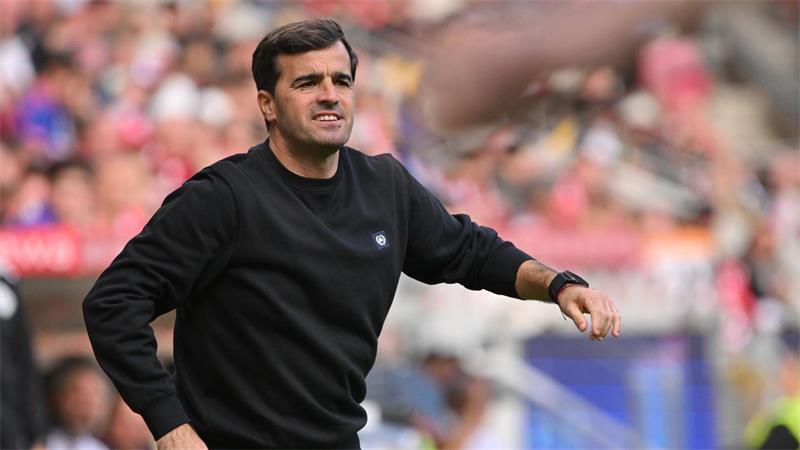 Spannung bis zum Abpfiff: Leverkusen schlägt Mainz 05 knapp Musste bis zum Ende zittern: Bayer-Coach Carles Martínez