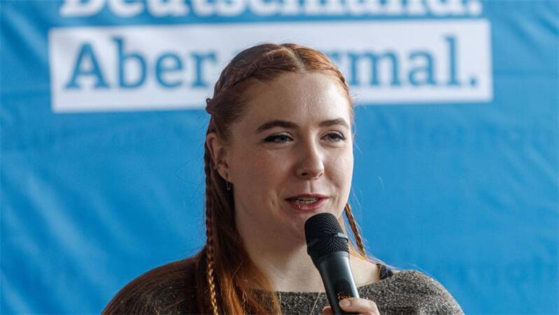 Musste sich nach Undercover-Filmaufnahmen vor der Parteispitze erklären: AfD-Jungpolitikerin Julia Gehrckens. (Archivbild)