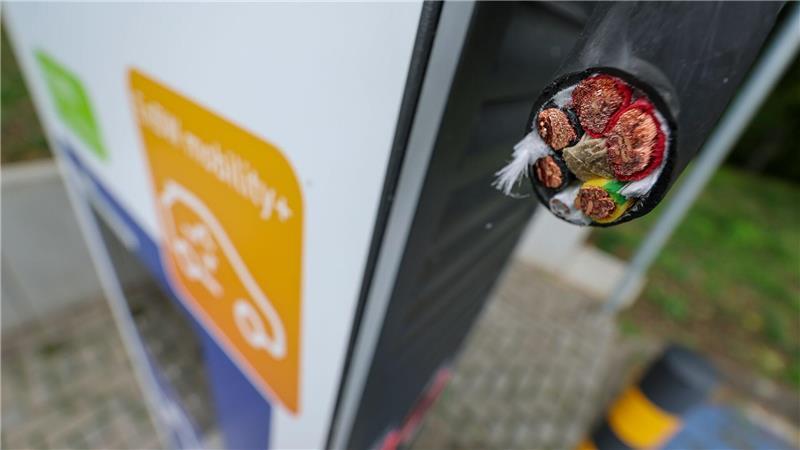 Mehr Kabeldiebstähle an Ladesäulen: So sollen Kriminelle gestoppt werden Mutmaßlich geht es den Dieben um das Kupfer in den Kabeln.