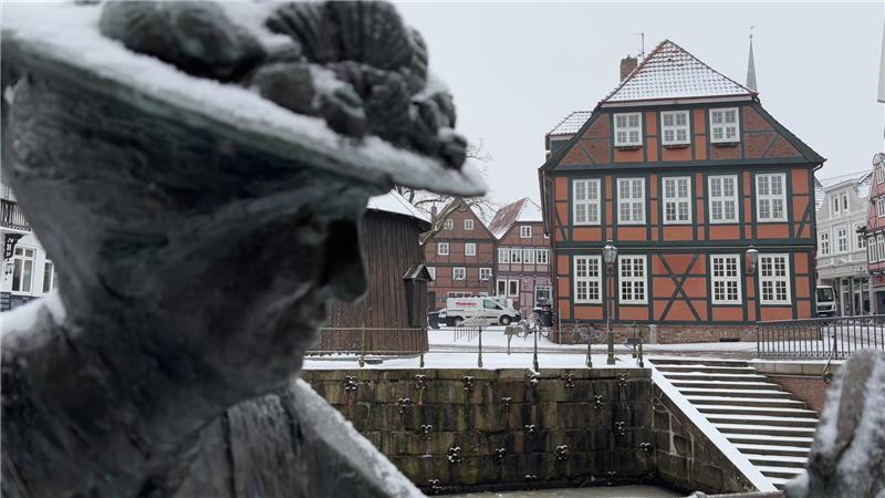 Mutter Flint als Statue am Fischmarkt.
