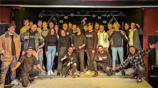 „My Six Stages“: Mitglieder von Bands bei einem Vortreffen für die sechs Konzertabende in der Arena im Freizeithaus Buxtehude.