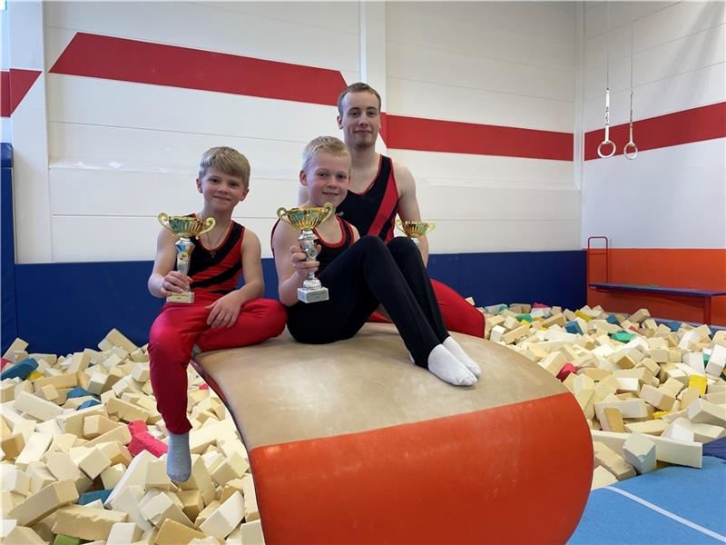 TuS Jork holt drei Mal Gold Mykola Husiev, Marcel Wezik und Lars Pätow (von links). Foto: Verein