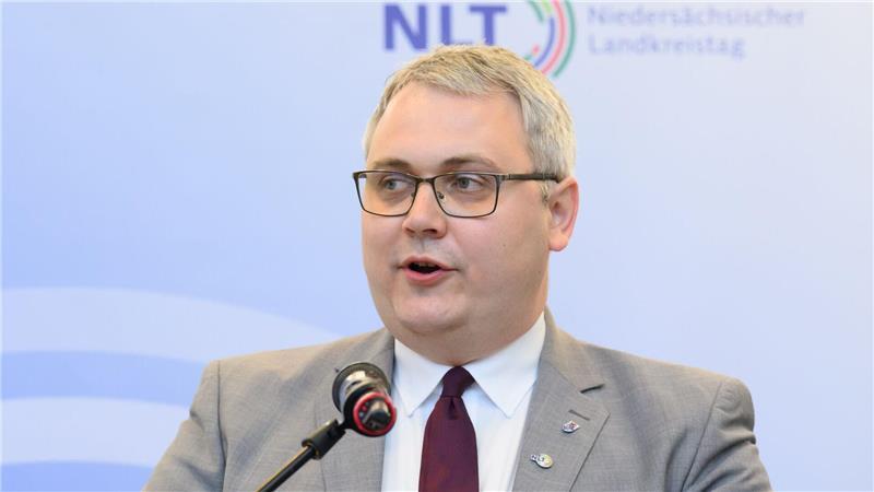 Landkreise pochen auf mehr Geld vom Land NLT-Präsident Marco Prietz regt an, dass das Land neue Schulden für die Kommunen nutzt.