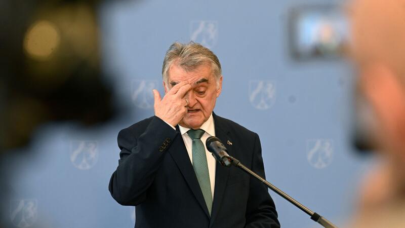 NRW-Innenminister Herbert Reul (CDU): „Von der ersten Kenntnis bis zur letzten Festnahme sind nur fünf Tage vergangen.“