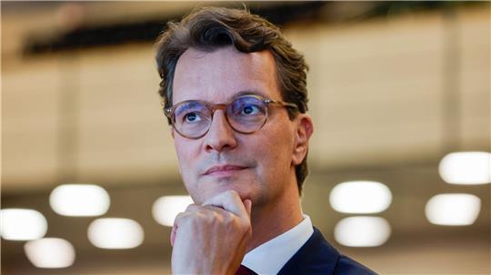 NRW-Ministerpräsident Hendrik Wüst (CDU) war zu Gast bei „3nach9“ (Archivfoto)