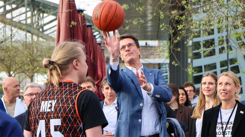 Olympia-Finale: So läuft der Endspurt von München und NRW NRW-Ministerpräsident Hendrik Wüst legte sich mächtig ins Zeug für die Olympia-Bewerbung. (Archivbild)