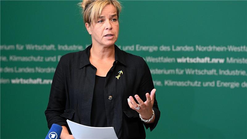 Grünes Licht für Serie von Atommülltransporten in NRW NRW-Wirtschaftsministerin Mona Neubaur (Grüne) kritisiert, dass die Bundesebene einen Lagerneubau in Jülich nicht unterstützt habe.