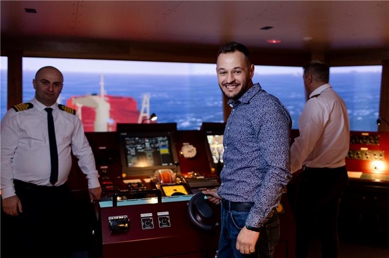 NSB investiert 600.000 Euro in bessere Seefahrt-Ausbildung in Buxtehude NSB-Akademie: Training am Schiffsführungssimulator. Foto: NSB Group
