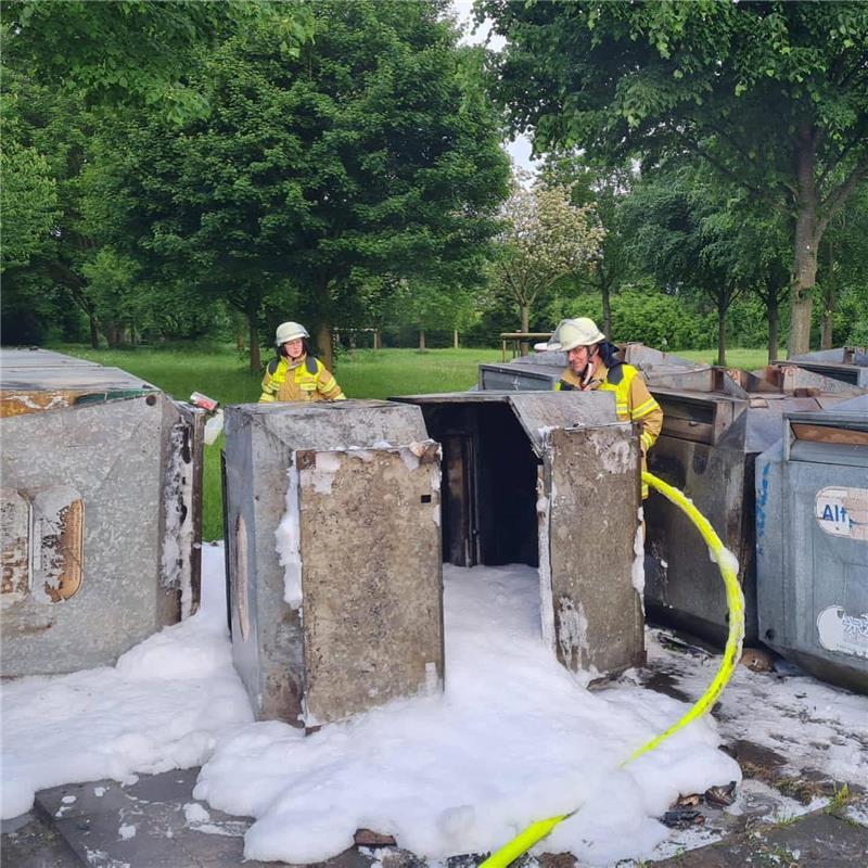 Nach Angaben der Polizei entstand ein Sachschaden von insgesamt 6500 Euro. Foto: Feuerwehr Stade