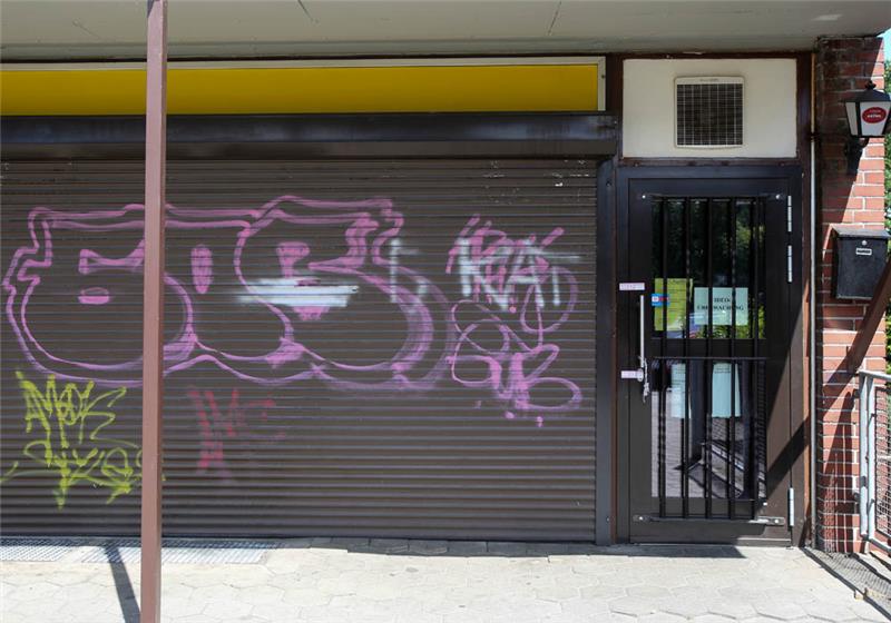 Nach Angaben der Polizei sei die Frau vermutlich das Opfer eines Gewaltdeliktes, das sich bereits am Dienstag nur wenige Straßen weiter in einem Lokal ereignet hat. Foto: Bodo Marks/dpa 