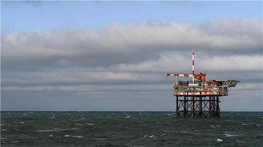Nach Angaben des Energiekonzerns One-Dyas erfüllt die Erdgasförderung in der Nordsee vor Borkum die Erwartungen des Unternehmens. (Archivbild)