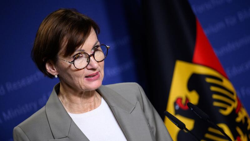 Bundesbildungsministerin für Aktionstag gegen Antisemitismus Nach Ansicht Stark-Watzingers böte ein Aktionstag die Chance, sich intensiv mit Antisemitismus auseinanderzusetzen.