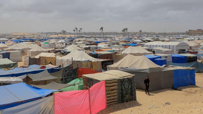 Nach Beginn der Kämpfe im Oktober flohen Hunderttausende in den Süden des Gazastreifens. So entstand in der Stadt Rafah in den vergangen Monaten ein riesiges Zeltlager.