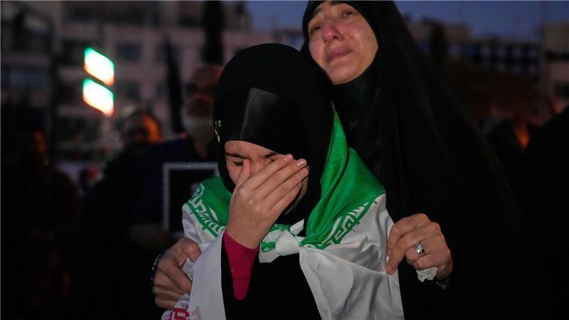 Nach Bekanntgabe des Todes von Ajatollah Ali Chamenei trauerten viele Menschen. (Foto-aktuell)