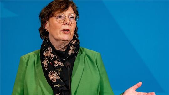 Nach Berichten über Drohnen über einem Industriegebiet in Schleswig-Holstein verspricht Landes-Innenministerin Sütterlin-Waack große Wachsamkeit. (Archivbild) 