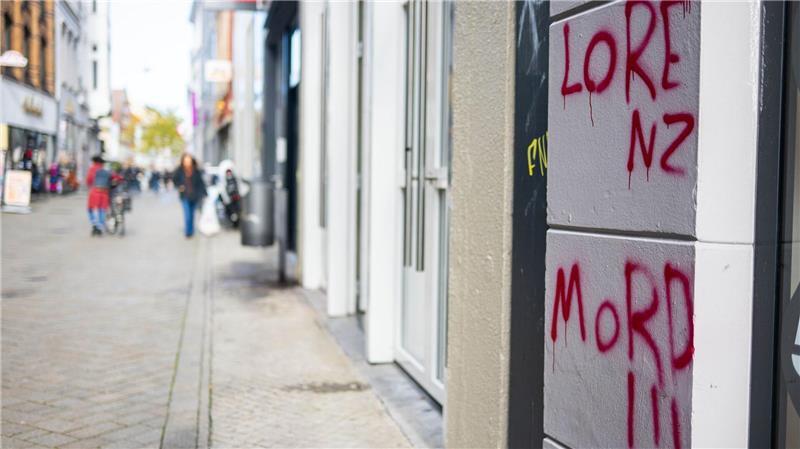 Tödliche Schüsse auf Lorenz – Oldenburger Polizist wird angeklagt Nach Lorenz‘ Tod gingen bundesweit Tausende Menschen auf die Straße, um gegen Polizeigewalt zu demonstrieren. (Archivbild)
