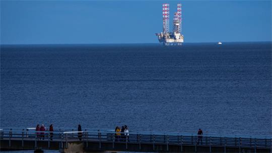 Nach Probebohrungen in der Ostsee hatte das kanadische Unternehmen Central European Petroleum (CEP) mitgeteilt, auf ein großes Ölvorkommen gestoßen zu sein. (Archivbild)