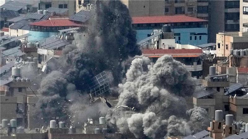 Nach Raketenbeschuss der Hisbollah greift Israel auch wieder Ziele im Libanon an. 