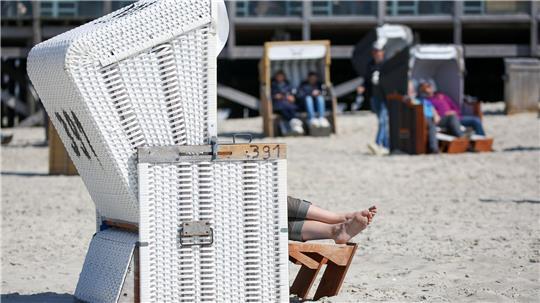 Deutlicher Rückgang bei Tagestouristen im Norden Nach Zahlen des Sparkassen-Tourismusbarometers zählte Schleswig-Holstein im vergangenen Jahr etwas mehr Übernachtungen, aber deutlich weniger Tagesgäste. (Archivbild)