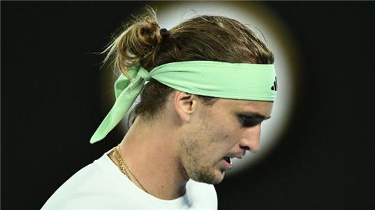 Nach bitterem Aus in Melbourne: Alexander Zverev habe sich nicht abgelenkt gefühlt. Internationale Medien hatten den anstehenden Prozess vor dem Halbfinale zum Thema gemacht.
