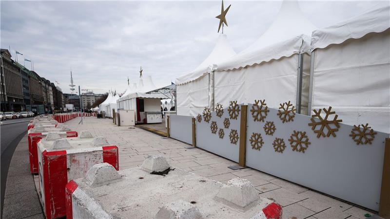 Nach dem Anschlag von Magdeburg sind die Sicherheitsvorkehrungen für Weihnachtsmärkte in Hamburg und Schleswig-Holstein in diesem Jahr verschärft worden. 