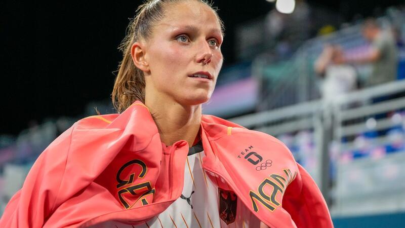 Raus gegen Frankreich: Handballerinnen lassen Chance liegen Nach dem Aus im Olympia-Viertelfinale war die Enttäuschung bei den deutschen Handballerinnen groß.