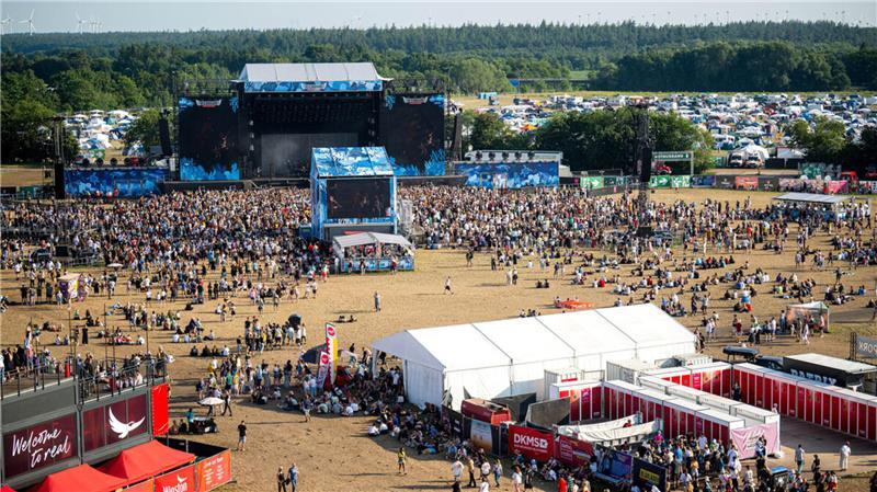 Deichbrand startet Vorverkauf für 2026: Das ändert sich bei den Tickets Nach dem Deichbrand 2025 ist vor dem Deichbrand 2026 – während das Gelände noch gesäubert wird, laufen die Vorbereitungen fürs nächste Jahr.