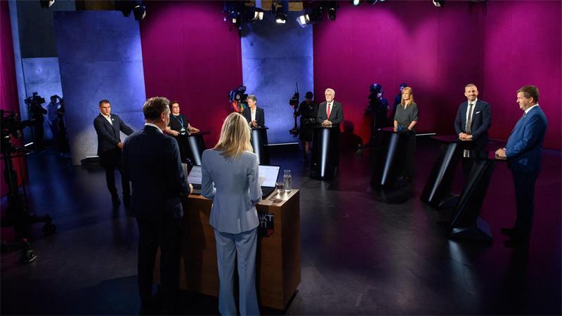 Schulze, Siegmund und die Frage: Wer ist eine „Flachzange“? Nach dem Duell wurde die Runde um weitere Spitzenkandidaten erweitert.